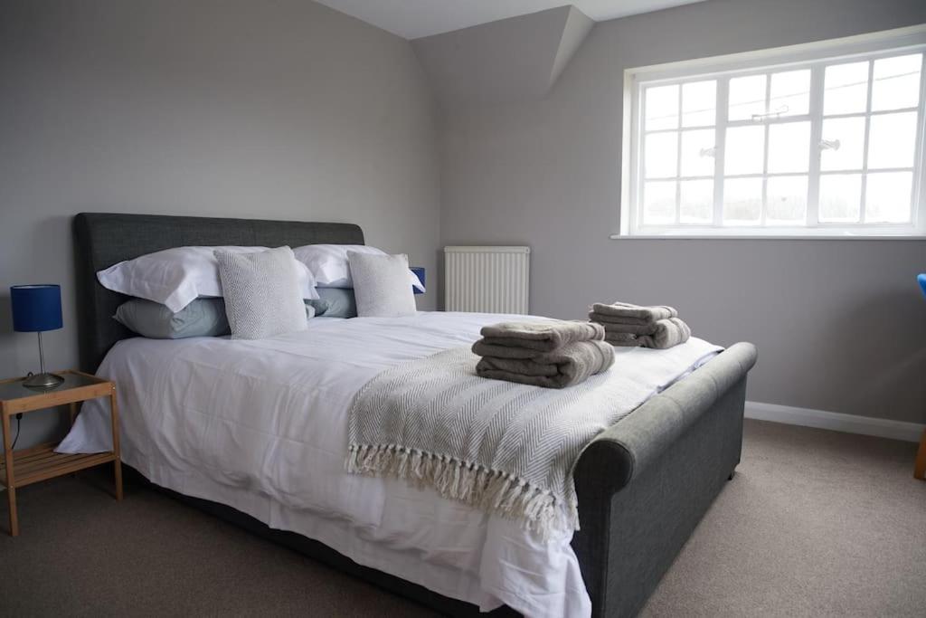 Garden House Villa Cirencester Bagian luar foto